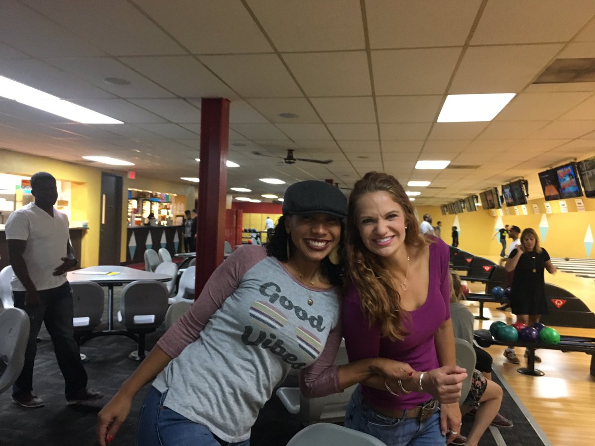 TerryHarness's tweet image. @SPARKELementary teachers and administrators enjoying  🎳!!!#SparkFamily #SparkTeachers #TeacherFamily @SPARKpto