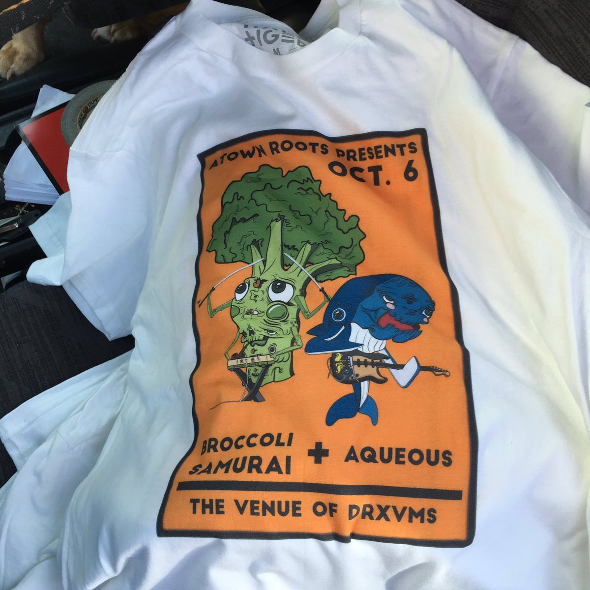 atownroots's tweet photo. #Tshirts available at tonight's show at @247Dreams. Don't miss @AqueousBand and @BroccoliSamurai #craftbeer #livemusic #ohiouniversity https://t.co/3yFGopGGib