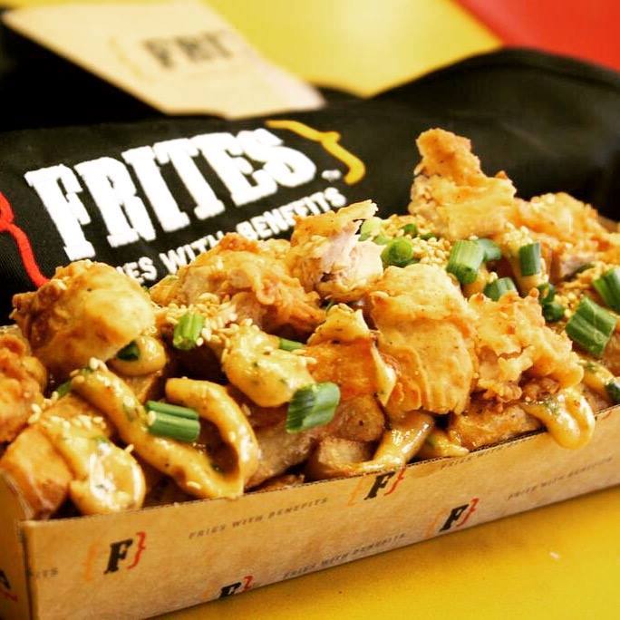 FritesGranville's tweet photo. What to eat on a cold mid week...how about something warm and oh so cheesy.
#ChickenPoutine #HappyThursday #Vancouver #Poutine https://t.co/CXBYmumQbR