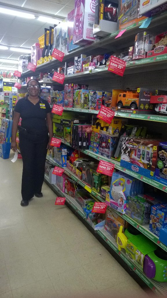 SPHaynes156's tweet photo. Jannie at #9699 Greenville getting ready to sell some toys 😎 https://t.co/1bMojdTZKS