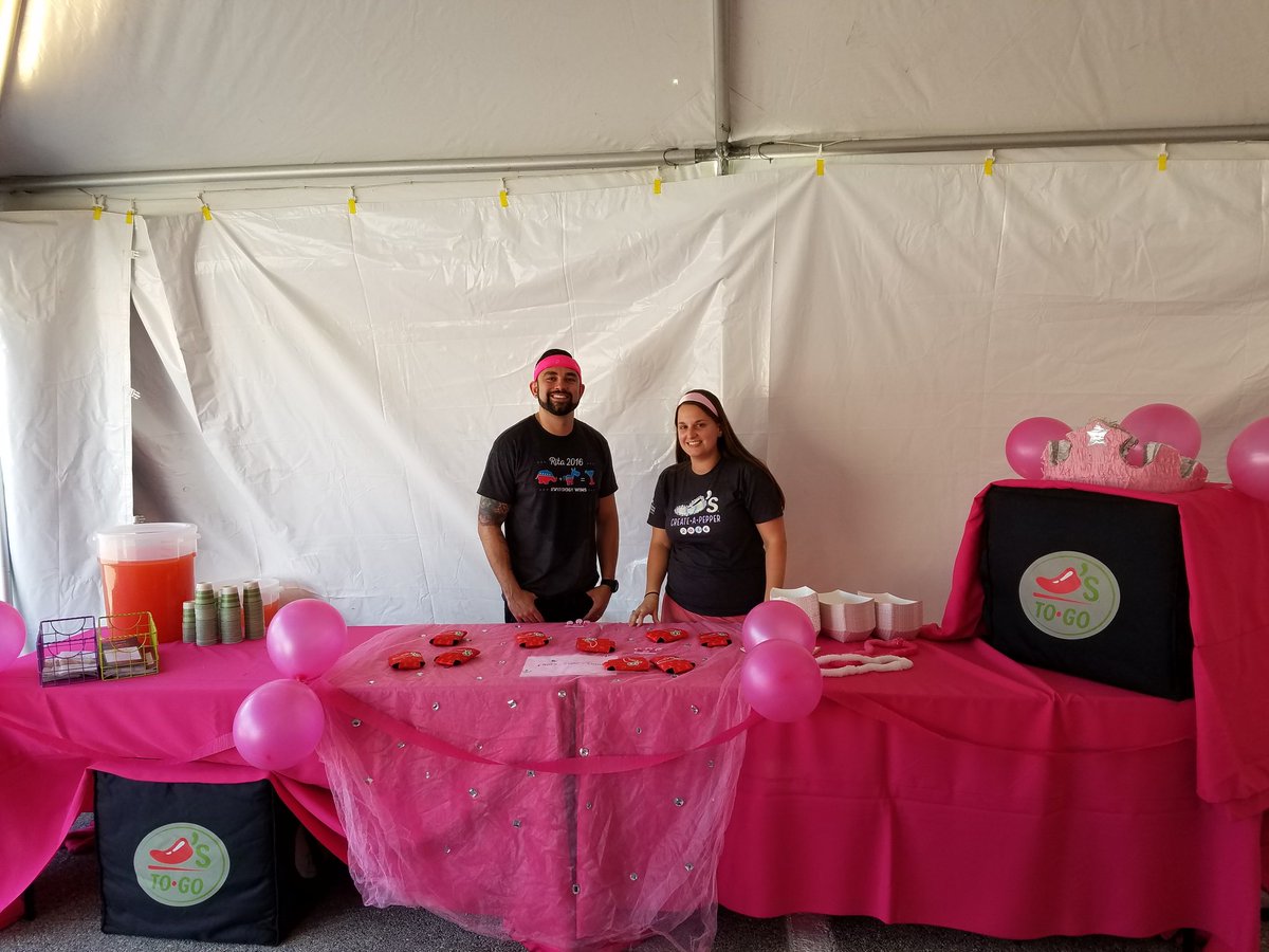superbubblejen's tweet photo. GNO at the Village of Stone Oak! Raising money &amp;awareness for breast cancer research! #todayschilis #BreastCancerAwarenessMonth @ChilisJobs https://t.co/t5MtjhSGtV