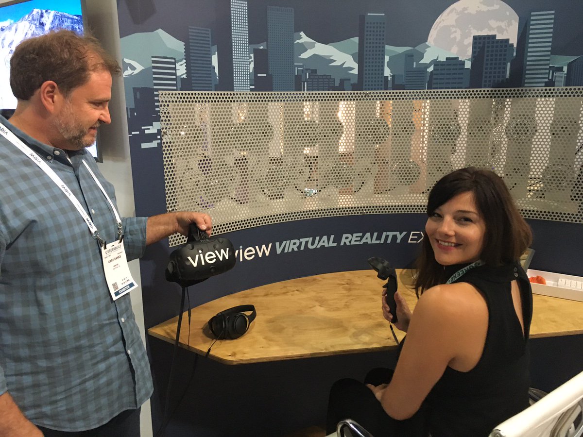 EcoAmmo's tweet photo. Brandy and Kristin testing out @viewglass' virtual reality at @Greenbuild #viewVR #teslaofglass https://t.co/eS0czs6Ary