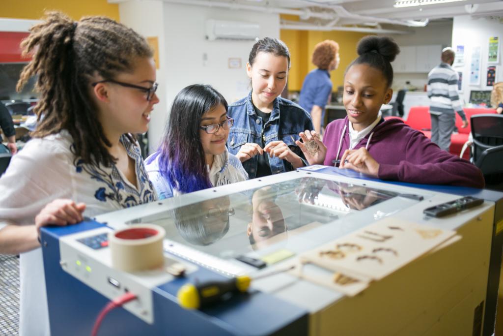Google's tweet image. Introducing Code Next, an effort to foster a new generation of Black and Hispanic tech leaders → goo.gl/tiL8mC