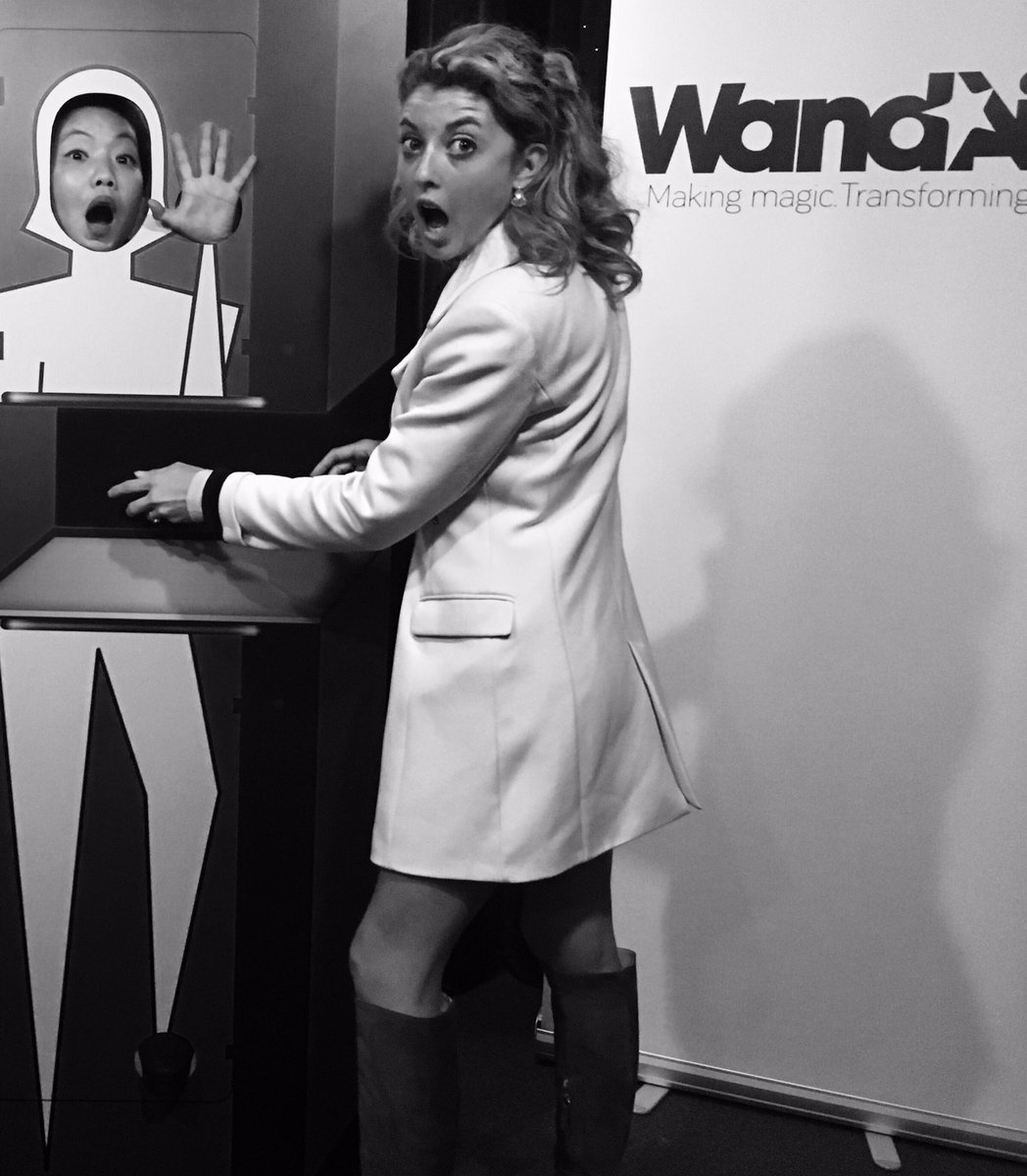 EMMSEWA's tweet photo. Fun at the @wandaid #magic and mystery night @MagicCircleHQ #london #belowdeck #magiccircle #wandaid #Englishemily https://t.co/MhjLPCY4oe