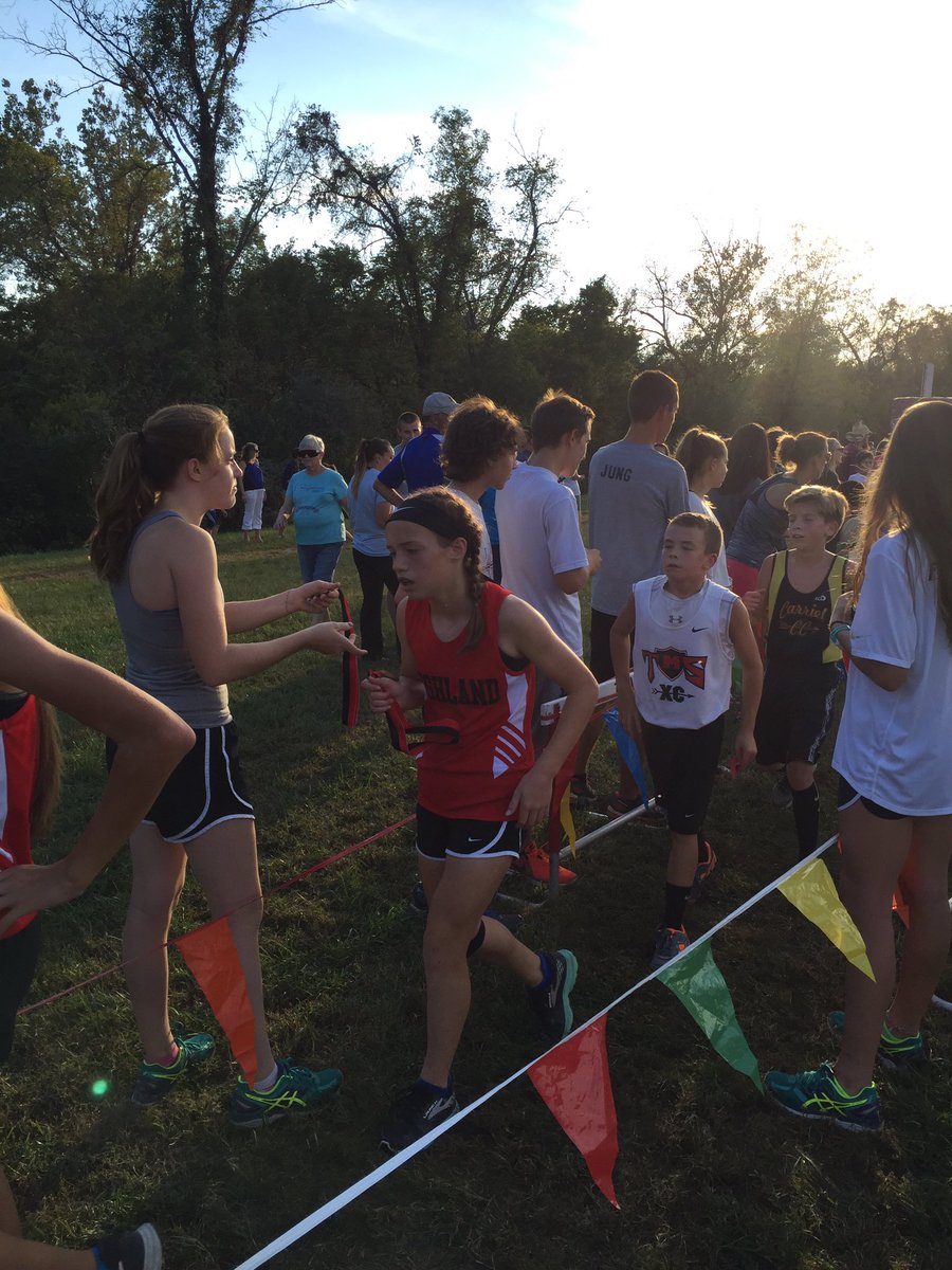 AndyBrendel1's tweet photo. Thanks THS XC for working the TMS XC meet tonight! https://t.co/cSBOKMJfqh