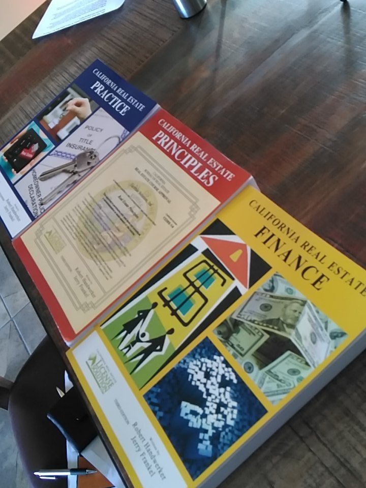 Teamsupra4's tweet photo. Time to get that license #realestate #followtheteam https://t.co/zGS8DznFwW