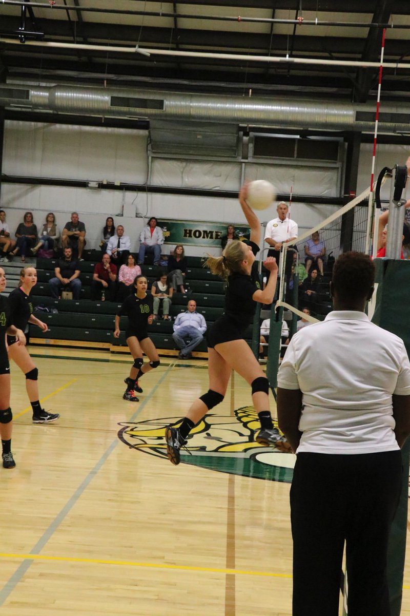 mdjones_13's tweet photo. net play @SJCP_Volleyball @SJCPAthletics https://t.co/yOkLFhzCY9