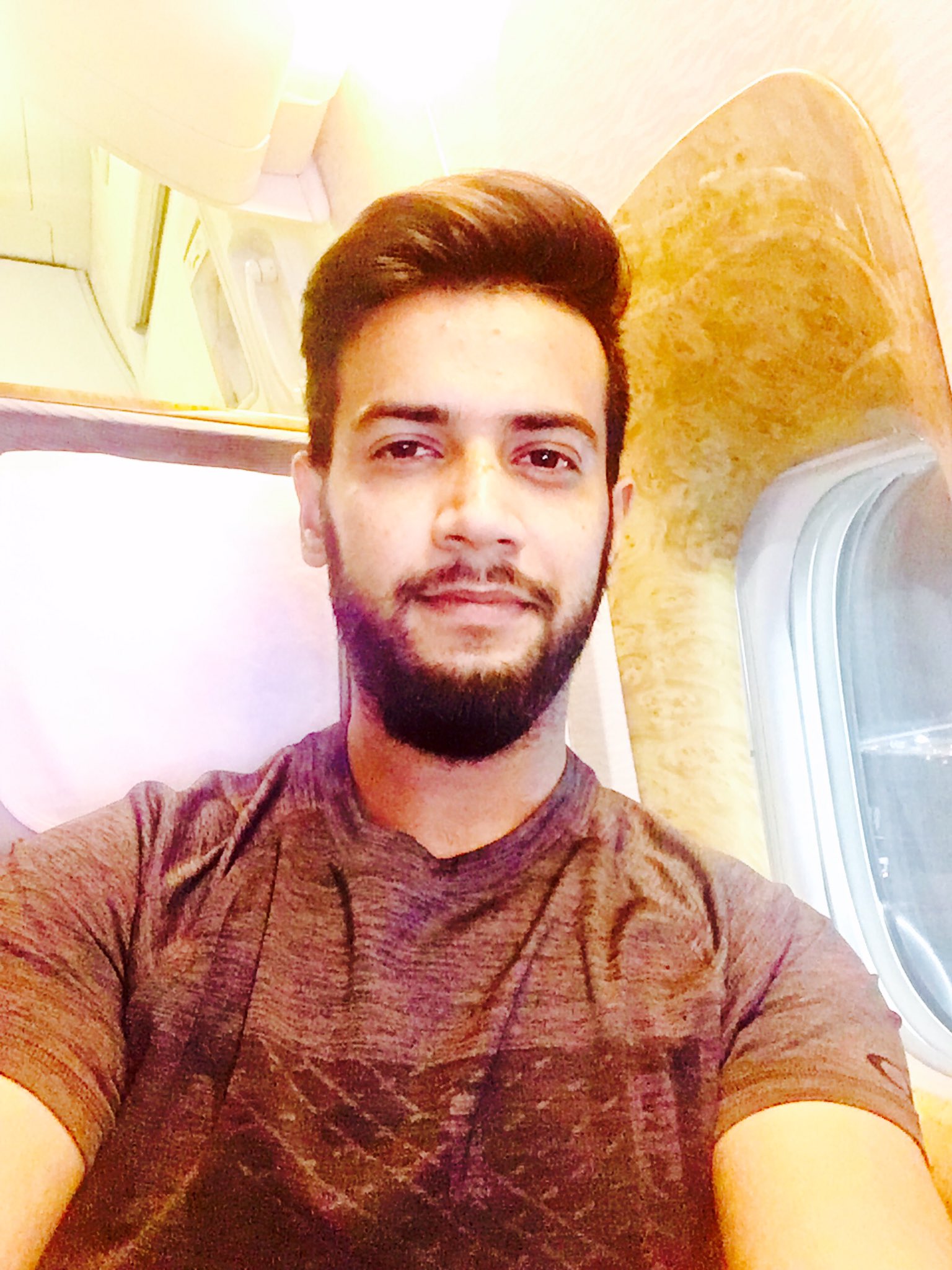 Imad Wasim pledges to have a haircut after all the trolling