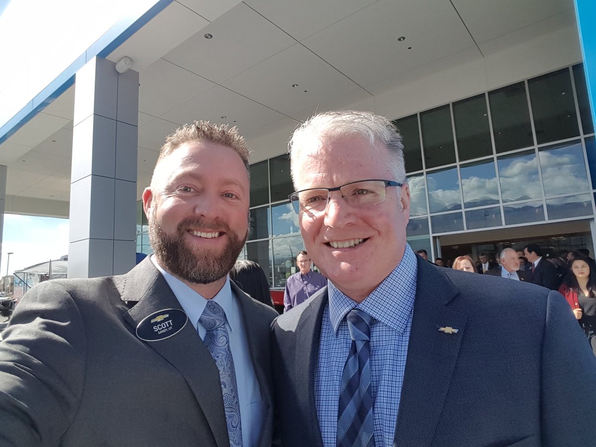 xeonscott's tweet photo. Brian Sweeny at the grand opening of The Largest Chevrolet store in Utah. #GoBigWinBig @RivertonChevy @chevrolet @GM @____logan @bwebchev https://t.co/SYM4yIxz6L
