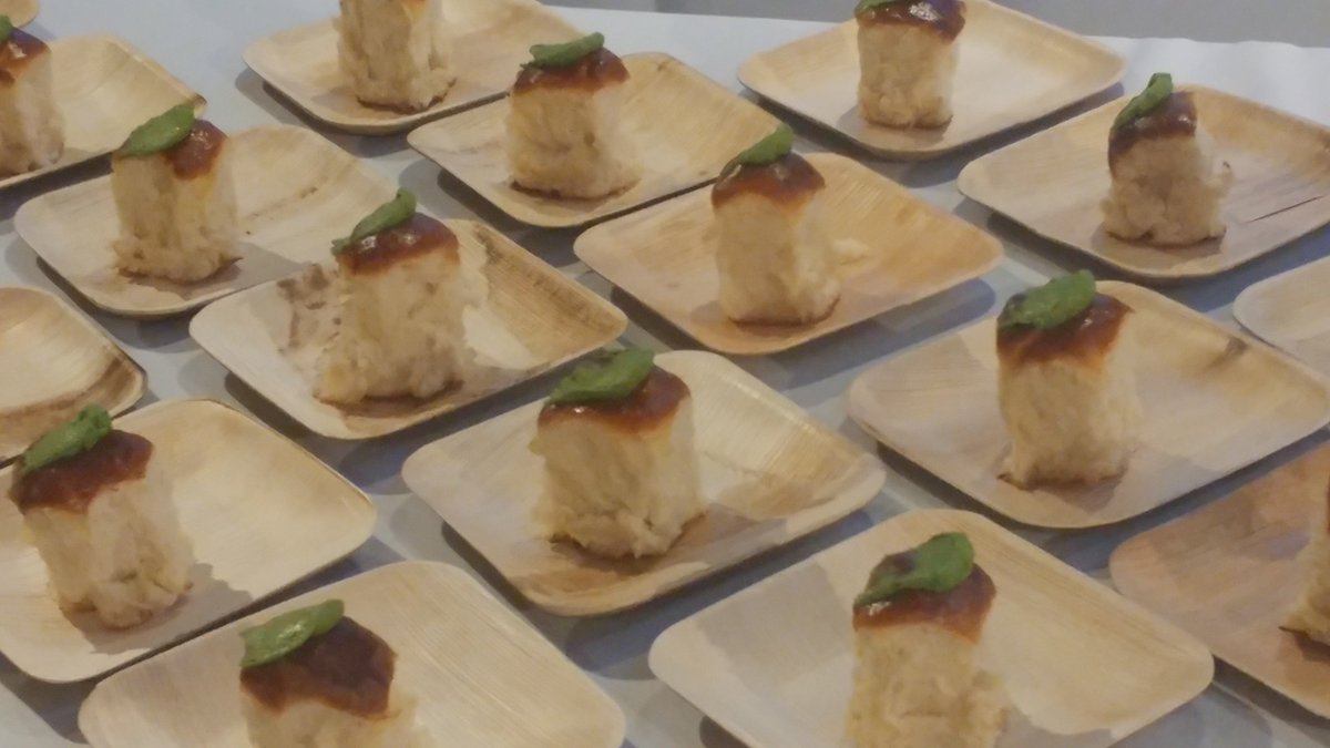 826CHI's tweet photo. Thanks to Cellar Door Provisionsโs Ethan Pikas for his generosity & for introducing us to coriander butter! #eatyourwords #rollgoals https://t.co/SVvZnrKRI2