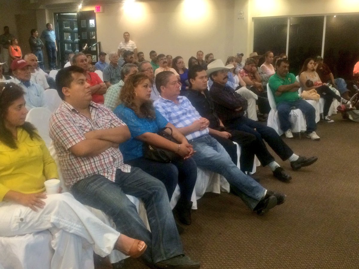 uncafeconcecygu's tweet photo. En #PiedrasNegras insistimos que @rubenmoreiravdz debe separarse del cargo para que en #Coahuila se realicen investigaciones imparciales. https://t.co/dh4HU4q6wi