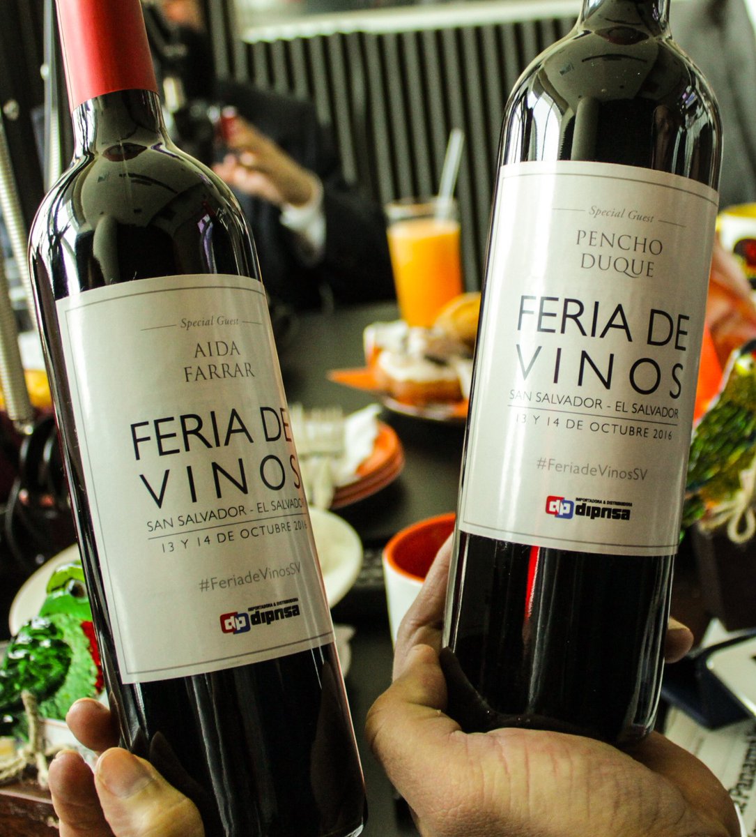 SomosLaTribuFM's tweet image. Hoy recibimos originales invitaciones de @DIPRISA para la #FeriaDeVinosSV la otra semana en la Hacienda de Los Miranda. 🍷