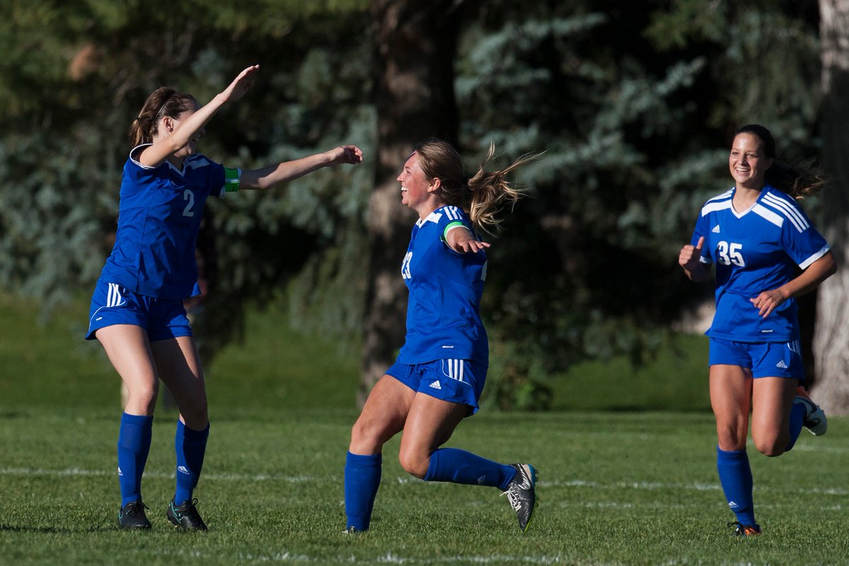 PhotOgden's tweet photo. A few pics from the Roy vs Fremont game today.  Check https://t.co/RlOpkBaHwO for gallery and story! #sepreps https://t.co/N4Ej1MpOAM