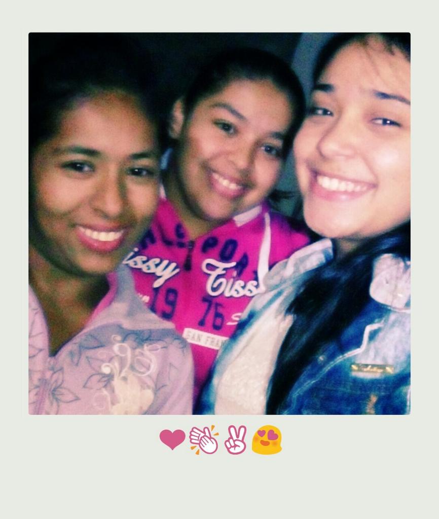 Srta_fluflu's tweet image. ✌😍😍❤ ee oq seria de miim sem vooc's lokas do meu viiver 😍❤❤💞