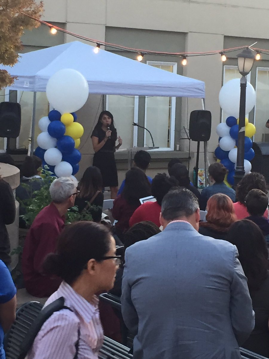 kennan_scott's tweet image. #googlecodenext launch in the #fruitvale. #aprilalvarez