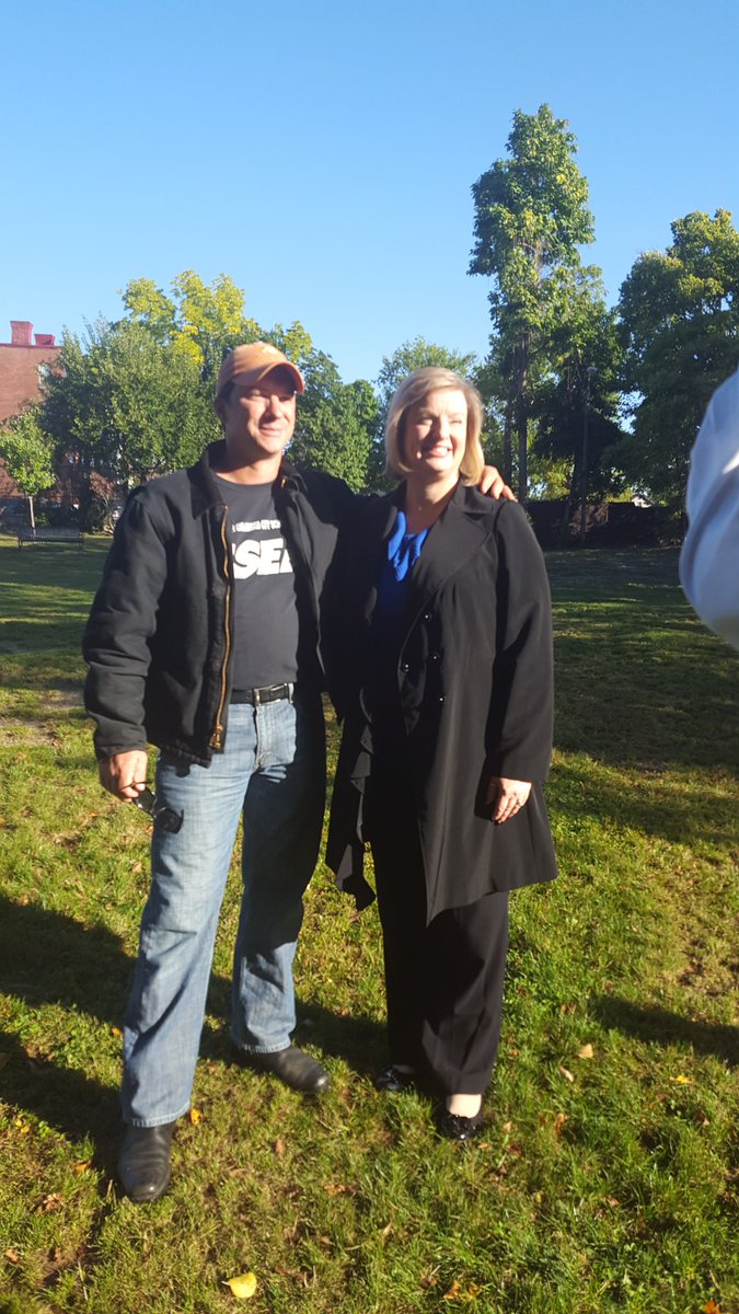 CSEAUnit7910's tweet photo. CSEA Unit 7910 President Joe Ammons with NECSD staff, students &amp; families at AROS rally at Horizons on the Hudson! https://t.co/uHfwPootK4