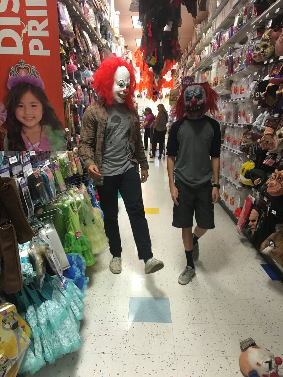 Cordinlundquist's tweet photo. Clowns spotted at Party City!? What has the world come to.. https://t.co/FGQtv0cKwE