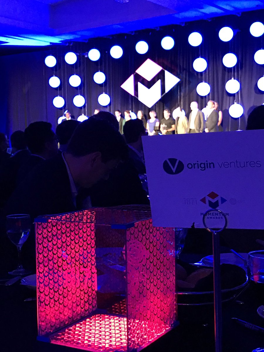 Congrats to the winners at the #Momentum2016 awards esp <a href="/drosteyagan/">Jessica Droste Yagan</a> <a href="/TheImpactEngine/">Impact Engine</a> + thx to <a href="/OriginVentures/">Origin Ventures</a> for the invite! #chicagoness