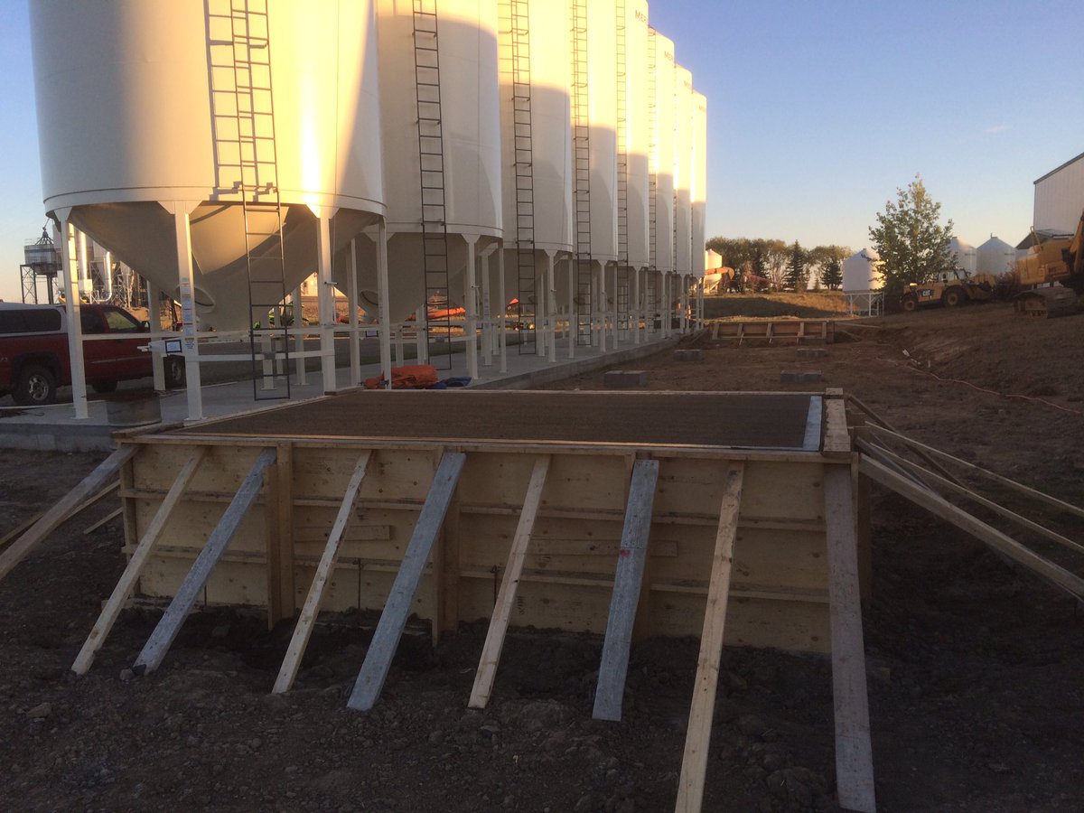 stampmatt's tweet photo. Have my scale foundation finished. Forget #harvest16 its #build16 https://t.co/i9Kc5aZRHG