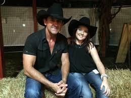 MyVoiceCoach's tweet photo. #singer @KeelyJohnsonn helps others while she battles cancer. Listen to her #song The Man in The Hat https://t.co/G9JIJvzBCI  Please #RT https://t.co/o6Jpgqt3hn