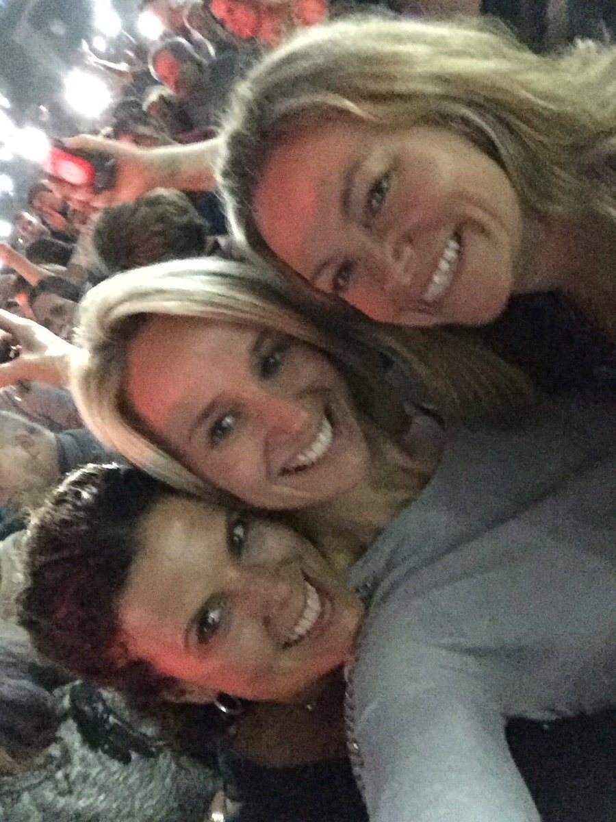 nico_d_603's tweet photo. #BSManchester https://t.co/mYUUt9kpXX