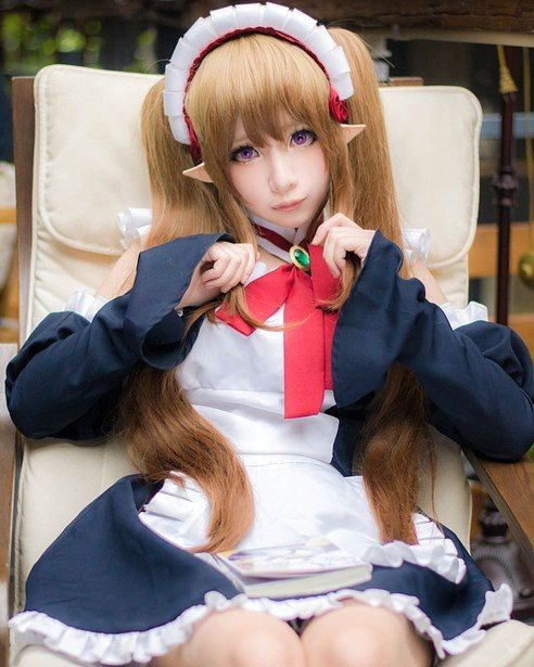 Zwergin Jungfrau Cosplay Ficksahne