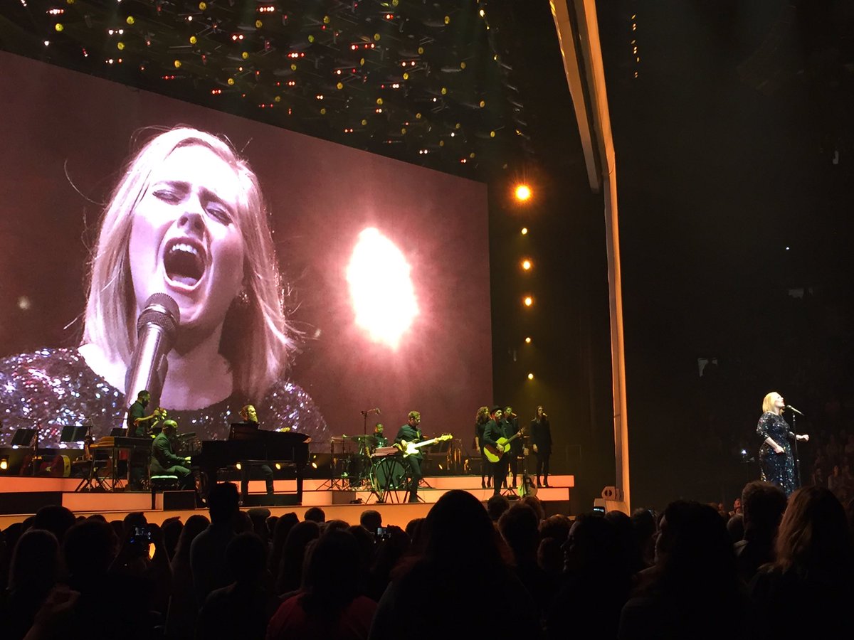 kellyhobson's tweet image. My Adelfie, and other moments from tonight. Many thanks to @981CHFI for making my #AdeleLive2016 dreams come true!