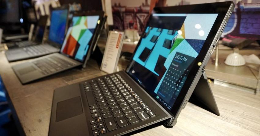 Pasebandotcom's tweet photo. Inilah #IdeaPad Miix 700, Kembaran Surface Pro 3 dari Lenovo yang Harus Kamu Tau! 
https://t.co/sFCW4BXjBR https://t.co/nEuHzCq7je