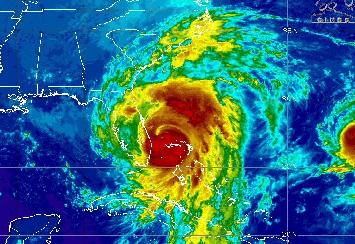 ericfisher's tweet image. Definitely a larger storm now. I'd wager surge will end up the biggest story with #Matthew, especially from Cape Canaveral north.