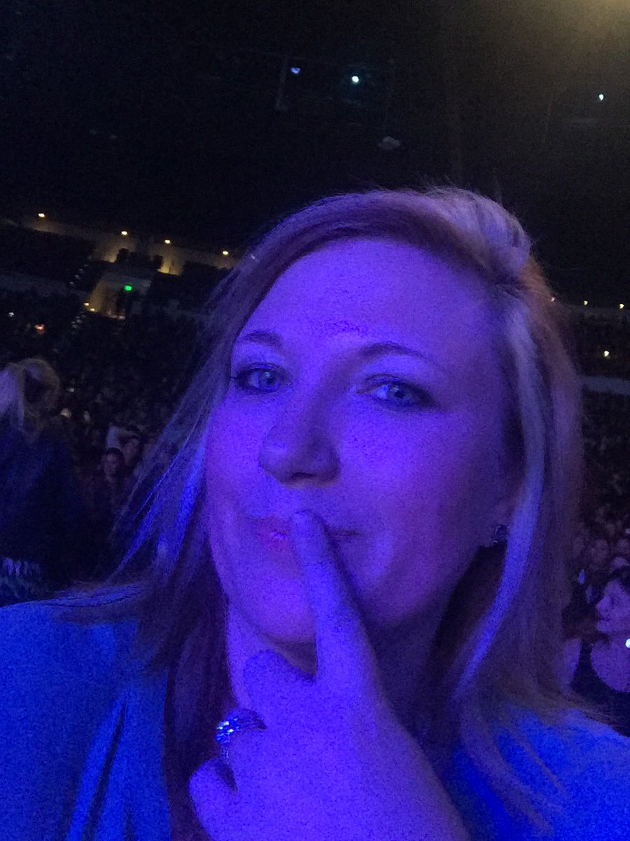 jllanckr's tweet photo. Hum. @magicmenlive #magicmenlive https://t.co/xnspII5dYV