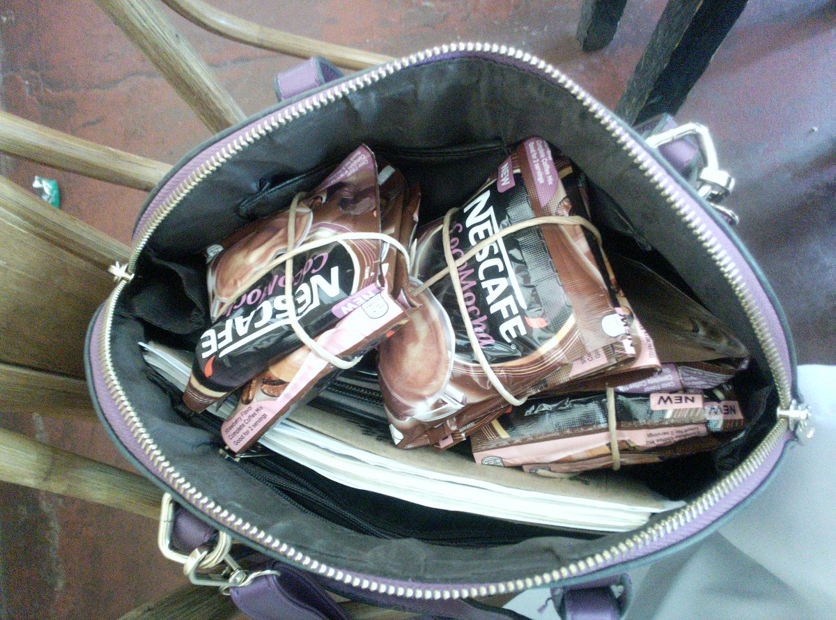 kirbygales's tweet photo. Nag skwela lng ko nana ko ani? Haha sorry bag. Thanks @NescafePH for these #berrymocha https://t.co/yi2Ppwifnx