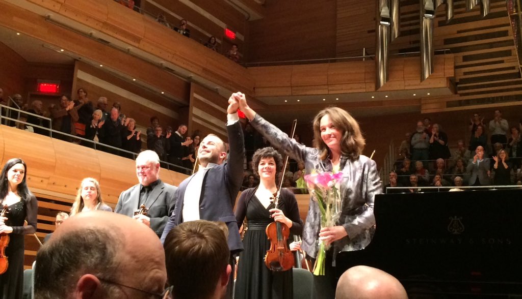 Un pur moment de bonheur, merci, merci, merci @HeleneGrimaud @nezetseguin @LeMetropolitain #Bartok #Mahler #maisonsymphonique @Henryb727