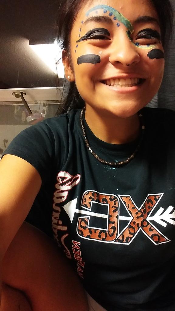 GizelClaudi's tweet image. Make-up tutorial coming soon girls 😏😉 #WhatEvenIsThis