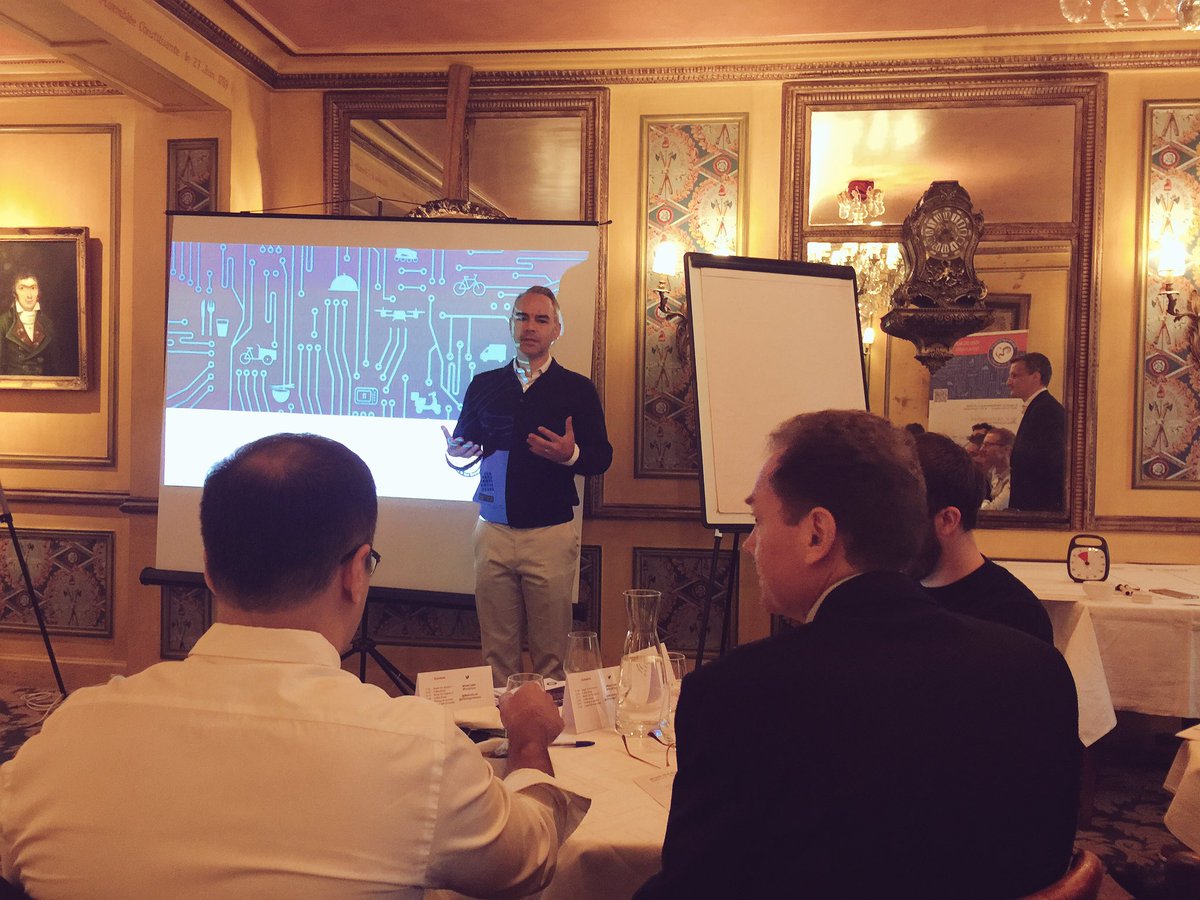 33entrepreneurs's tweet photo. Ready to start the 1st Digital #PlateTalks Paris with @MetroAccel & #HoReCaDigital to rethink the future of #FoodDelivery. https://t.co/RslAfjaLvj