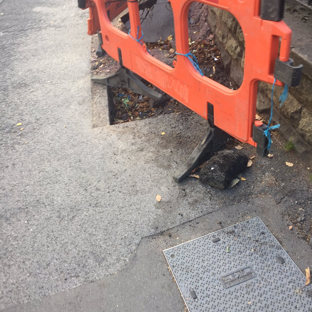 ParachuteHair's tweet photo. @SheffCouncil  #keep Sheffield safe !!! 1 off the 2 holes been at hunters bar busy crossing for 5/6 weeks now !! https://t.co/K3tqJBK518