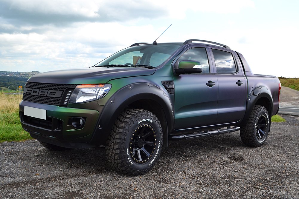 ReformaUK's tweet photo. Really love this shot of our Ford #Wraptor - It really shows off the #colorflow film from @ADgraphics_EU #reformauk #wrapped #friyay #wrap https://t.co/XHRo8kfwmu