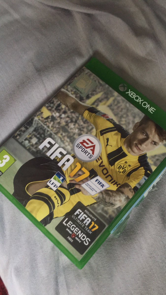 PFut10's tweet image. Bon c'est l'heure d'vous faire gagner un FIFA 17 la famille, suffit de RT l'tweet et me follow, Bonne chance à tous #TeamRaclures 🙌🏻🔞