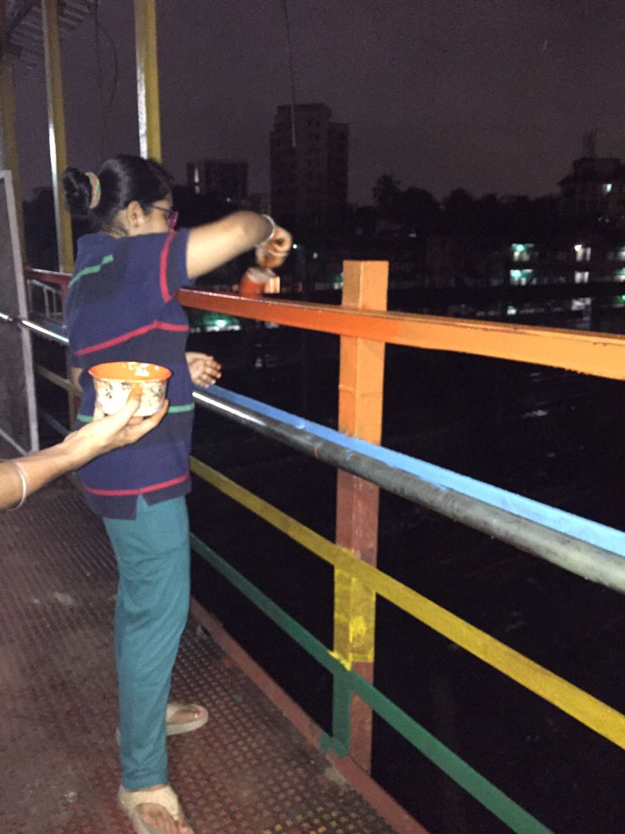 SRF_NMIMS's tweet photo. Parle station is undergoing a makeover but don't believe us. Come and witness the change!
#NMIMSMUMBAI #SRF #HUMAHARASTATION #MUMBAIFIRST https://t.co/A7vqhU13r3