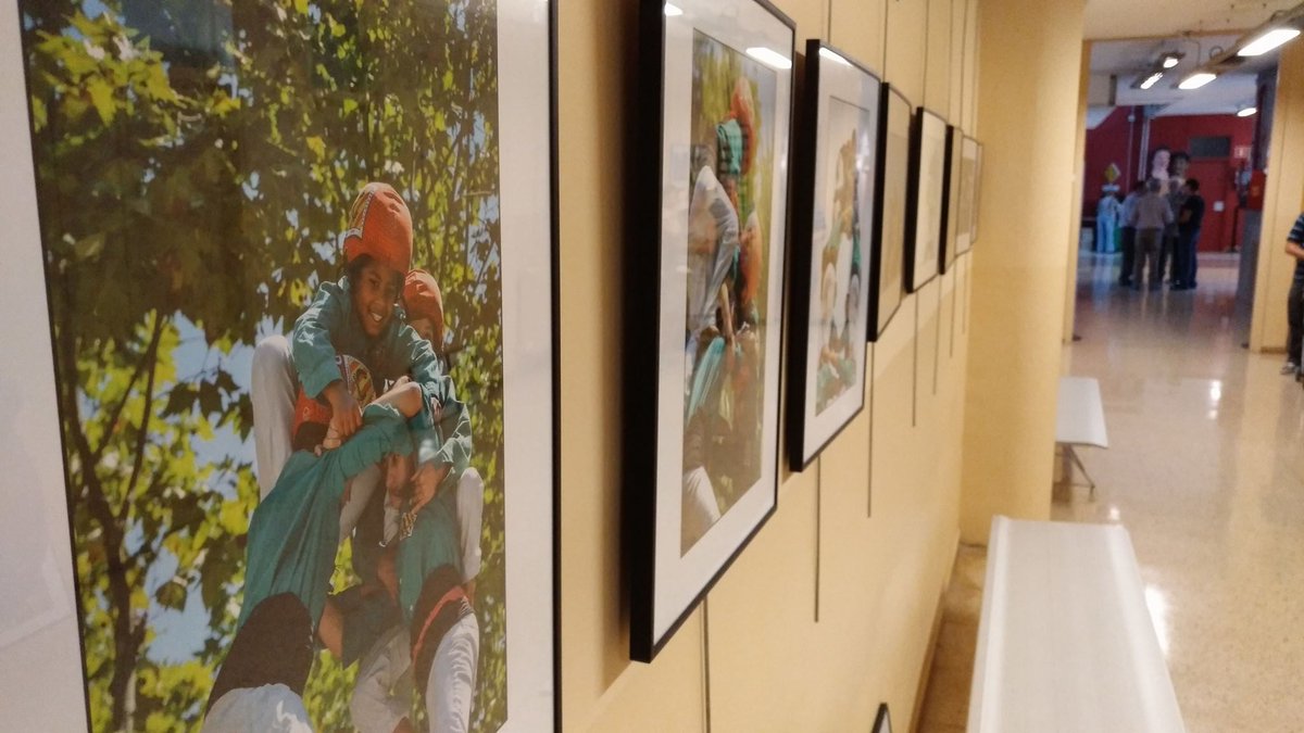 Recomanem la mostra fotogràfica dels 18 anys dels <a href="/ccerdanyola/">Castellers de Cerdanyola</a> que es pot veure a l'Ateneu. Hi col·labora <a href="/AFOCER/">AFOCER</a> No us la perdeu!