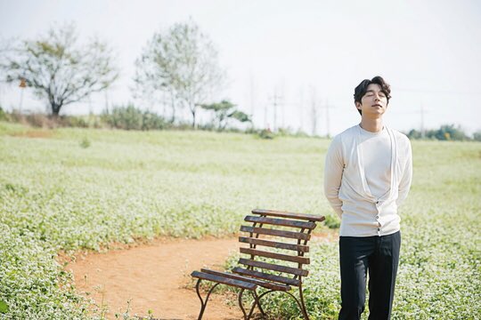 almawaddah9355's tweet photo. نتامل الوسامه ولا الطبيعه الخلابه؟!
والله عيوننا احتارت><!😭😭😭😭😭
#GongYoo #gulbin
https://t.co/SCUmDkwczY