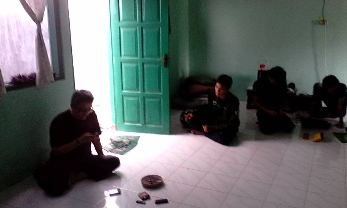 Silaturrahmi Kanda Sigit (Alumni HMI, Ketua KPU Cilacap) dg teman-teman komisariat filsafat. #Yakusa #BertemanLebihDariSaudara #FilsafatUGM