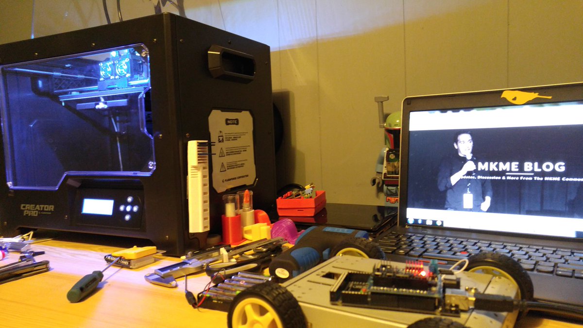 speednutter's tweet photo. Sometimes you just gotta burn that midnight oil. #AlwaysBuild #myhomelab #learningtocodebetter https://t.co/CMaX072Ums