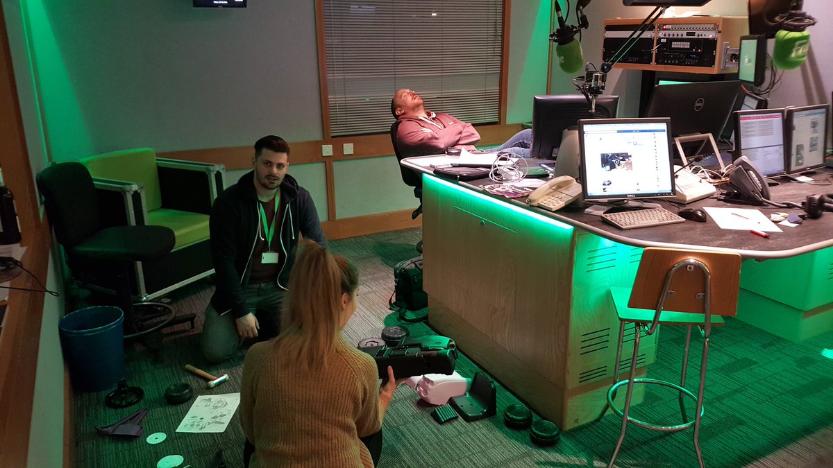 RadioGemmaHill's tweet image. Foxy has turned the studio into a sweat shop. He can't build his kid's tractor.. So Oli and Lots are #DIYproblems @FoxyandGemma