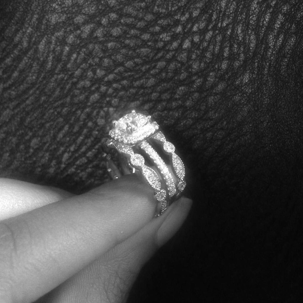 house_shiny's tweet photo. Make this dream yourS 💎💍💎 Link in bio 🙃 #dreamring #engagementring #diamomdring #diamonds … https://t.co/UbTFOBYBww https://t.co/TLmdKRD1Eu