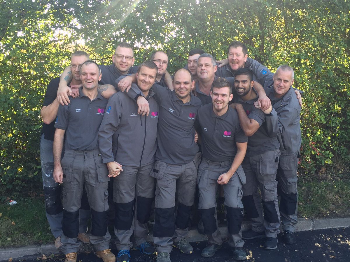 insideoutevents's tweet photo. 👍Every day starts with a handshake with these guys - our Insideout/Abbey Display construction team!👍(Even a small hand hold going on there🤔) https://t.co/WUBx5Pu4dV