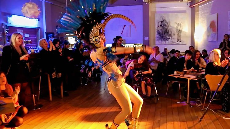 BrokeinLondon1's tweet photo. Top 5 FREE Things to Do in London This Weekend https://t.co/4GUc5k5100  😀👌 #FreeLondon by @HelloIAmSteph https://t.co/iotioaEaYm