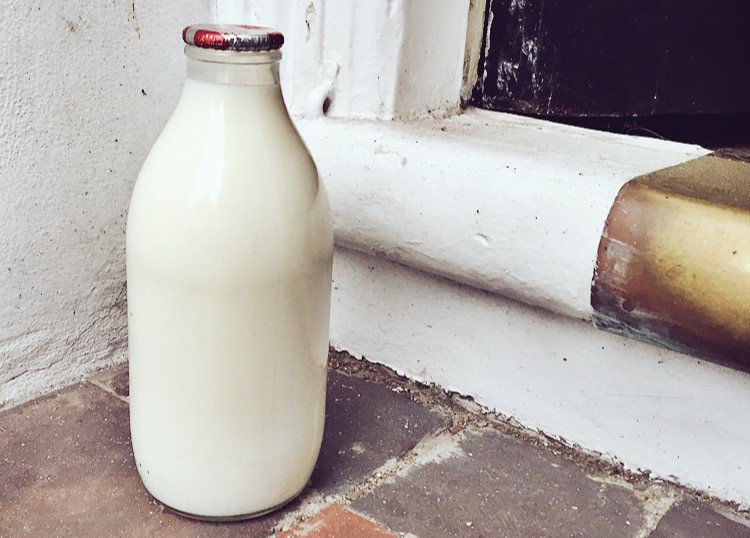 Get your #milk delivered for FREE in #London by your very own milkman!🍶☕️🇬🇧 parkerdairies.co.uk/order-online-n… #loveyourmilkman #milkdelivery