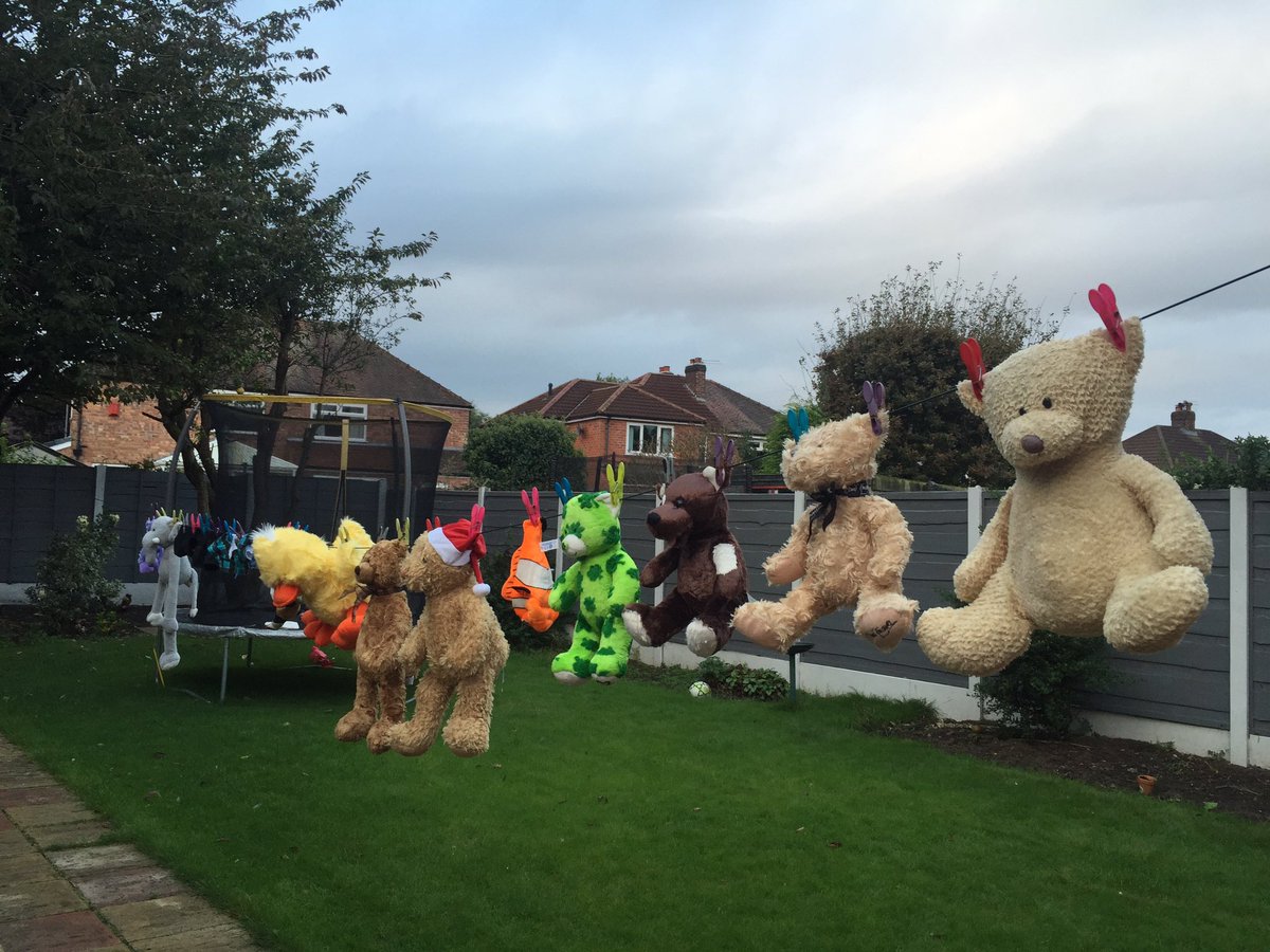 ClaireSumner's tweet image. My washing line, getting the teddies ready for @Bearlyloved to collect from @cardinalcaptain next week. Includes some donated from my girls!