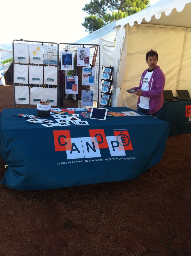 brunetti_sylvie's tweet photo. @Canope_83 Prêts pour recevoir les élèves au village des sciences  @reseau_canope #fdls2016 https://t.co/DWW1ygimob
