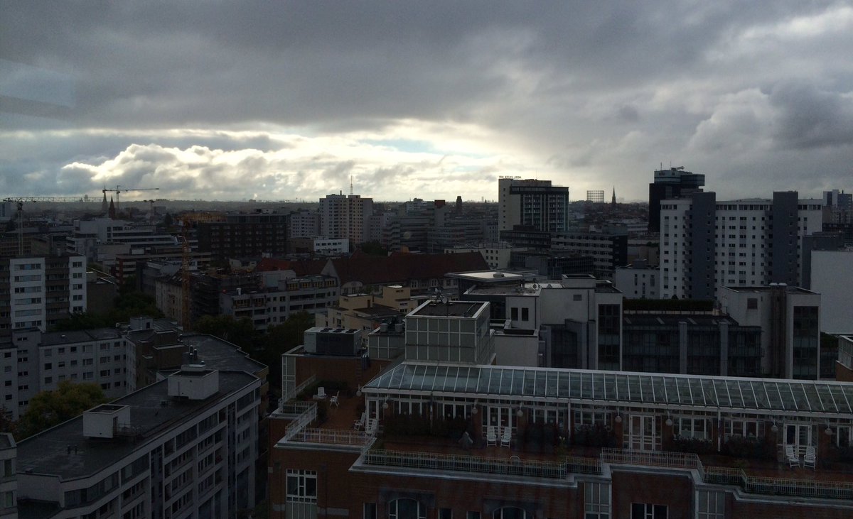 er1p's tweet image. rumour has it this might b the only sunshine today - the views r awesome 14th floor #codeOpen @codeDellEMC #LinuxCon